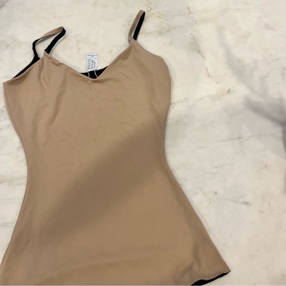 Assets By Spanx Tank Top Size XL - Picture 11 of 16